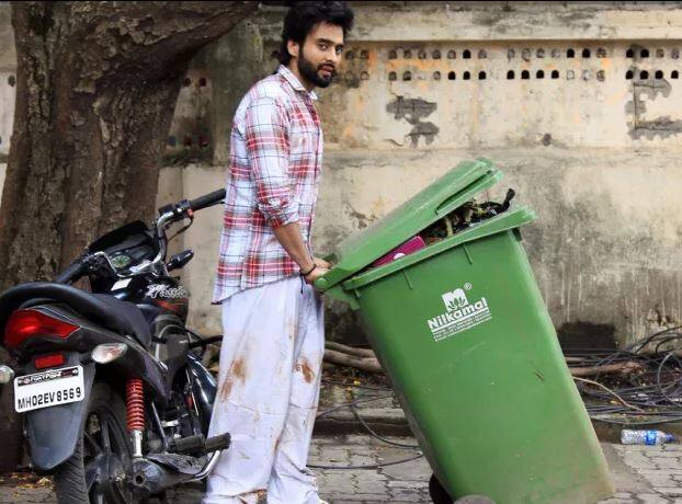 જૈકી ભગનાની ફિલ્મ મિત્રોમાં જોવા મળશે. આ ફિલ્મને લઈને ઉત્સાહિત જેકી ભગનાનીએ કહ્યું એક અભિનેતા તરીકે પોતાની વિશ્વસનીયતા બનાવવા માટે આ ફિલ્મ તેના માટે મહત્વપૂર્ણ છે. 