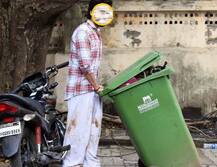 મુંબઈના રસ્તાઓ પર કચરા પેટી ઉઠાવતો જોવા મળ્યો બોલીવૂડનો આ એક્ટર, લોકો જોઈને થયા દંગ