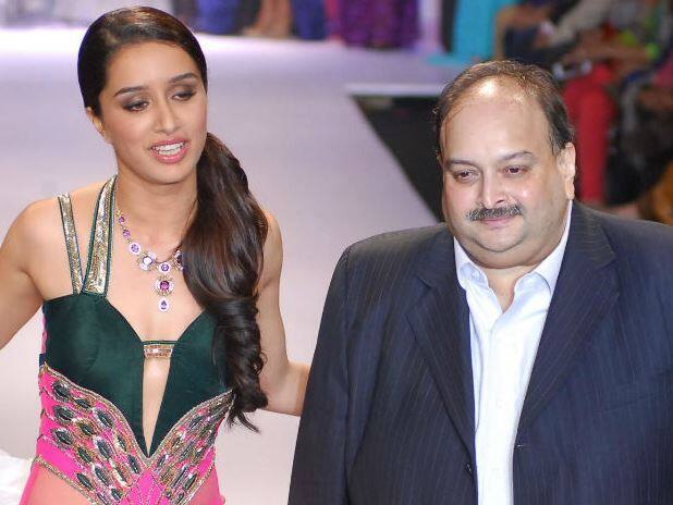 વીડિયોમાં તેણે એમ પણ કહ્યું કે, પાસપોર્ટ ઓથોરિટીએ મારો પાસપોર્ટ રદ કરી દીધો છે. મને પાસપોર્ટ ઓફિસ તરફથી એક ઈમેલ મળ્યો છે. જેમાં લખ્યું છે કે ભારતની સુરક્ષાને ધ્યાનમાં રાખી મારો પાસપોર્ટ રદ કરી દેવામાં આવ્યો છે. જેના જવાબમાં મેં મુંબઈ રિજનલ પાસપોર્ટ ઓફિસને ઈમેલ કર્યો અને મારું પાસપોર્ટ સસ્પેન્સન દૂર કરવામાં આવે તેમ કહ્યું છે. જે બાદ મને ત્યાંથી કોઈ જવાબ મળ્યો નથી.