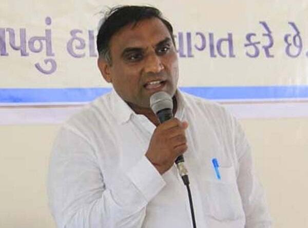 1. પાટીદાર સમાજને બંધારણીય અનામત આપવામાં આવે. 