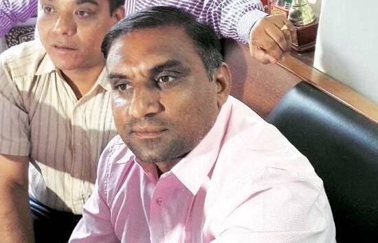 2. પાટીદાર સમાજના આંદોલનમાં શહીદ થયેલા 14 યુવાનોના પરિવારના એક સભ્યને કાયમી સરકારી નોકરી આપવામાં આવે તથા શહીદ થયેલા યુવાનોના પરિવારના સભ્યોને વિશેષ નાણાકીય સહાય કરવામાં આવે.