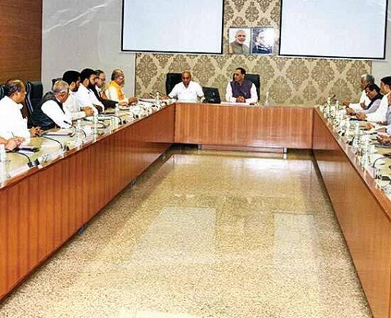 5. ઉપવાસ ઉપર બેઠેલા હાર્દિક તથા અન્ય પાટીદાર યુવાનોની લેખીત ખાત્રી આપી પારણાં કરવામાં આવે. 