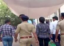 રાજ્યના ક્યા છ પોલીસ અધિકારીઓ સામે નિકળ્યાં સમન્સ, ક્યાં લોકોની ધોલાઈ કરેલી તેથી કોર્ટ બગડી?