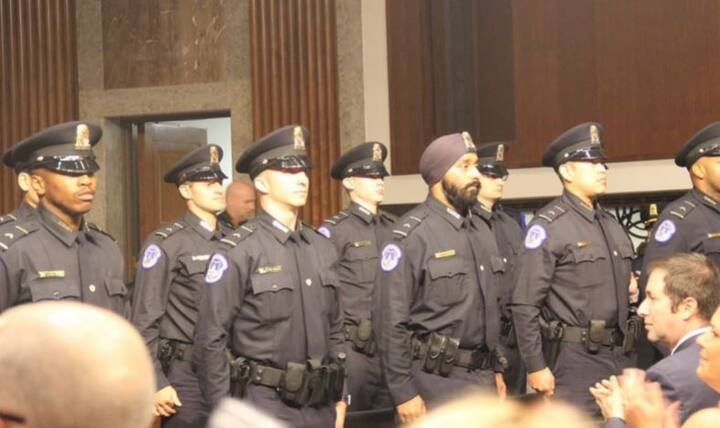 અંશદીપના દાદા અમરિક સિંહ ભાટિયા પંજાબ એન્ડ સિંધ બેંકમાં મેનેજર હતા અને તેમની લુધિયાણા બદલી થઈ હતી. અંશના પિતાનો કાનપુરમાં ફાર્માસ્યુટિકલ બિઝનેસ હતો અને લુધિયાણામાં મેરેજ કર્યા બાદ તેઓ 2000માં પરિવાર સાથે અમેરિકા સ્થાયી થયા હતા. તે સમયે અંશદીપ 10 વર્ષનો હતો.