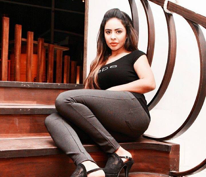 જોકે, આ વિશે ના તો સચિન તેંદુલકરે કોઇ જ પ્રતિક્રિયા આપી છે ના તો ચાર્મીએ. શ્રી રેડ્ડી પોતાની પૉસ્ટ દ્વારા ઘણા લોકોને નિશાન બનાવી ચૂકી છે. ઉલ્લેખનીય છે કે, શ્રીએ ઘણી સાઉથ ફિલ્મોનાં નિર્માતાઓ, નિર્દેશકો અને એક્ટર્સ પર કામનાં બદલે જાતીય સોષણ કરવાનો આરોપ લગાવ્યો છે.