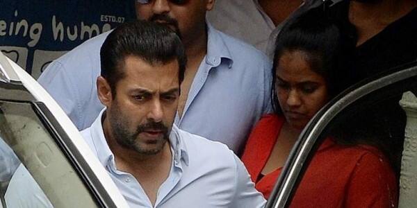 હવે આ મામલે સુનાવણી કરતા મુઝ્ઝફરપુર સીજીએમ કોર્ટે સલમાન વિરુદ્ધ FIR નોંધવાનો આદેશ આપી દીધો છે. 