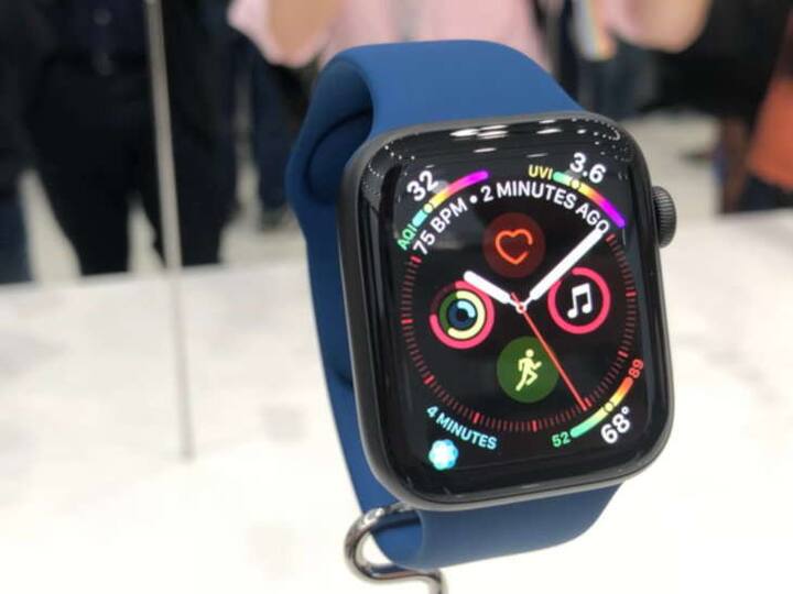 નવી એપલ વોચના ફીચર્સની વાત કરીએ તો અગાઉની સરખામણીમાં નવી એપલ વોચ 30 ટકા વધુ મોટી સ્ક્રીન ધરાવે છે. સ્માર્ટવોચનું ડિજિટલ ક્રાઉન હેપ્ટિક ફીડબેક ધરાવે છે. એપલ વોચના સ્પીકર અગાઉ કરતાં 50 ટકા વધુ પાવરફુલ છે. જેથી વોચ દ્વારા કોલિંગમાં સરળતા રહે.