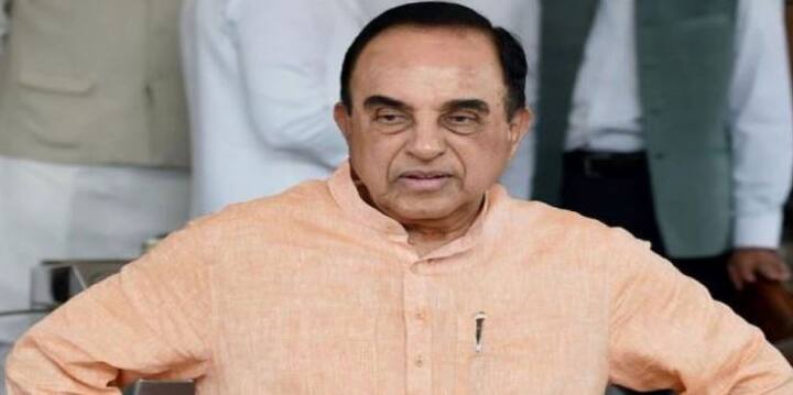 વિજય માલ્યાએ બુધવારે કહ્યું કે, તે ભારતથી રવાના થયો તે પહેલાં નાણામંત્રીને મળ્યો હતો. લંડનમાં વેસ્ટમિંસ્ટર મેજિસ્ટ્રેટની કોર્ટમાં હાજર થવા પહોંચેલા માલ્યાએ કહ્યું કે, તેણે મંત્રી સાથે મુલાકાત કરીને બેંકો સાથેના કેસને પૂરાં કરવાની રજૂઆત કરી હતી.