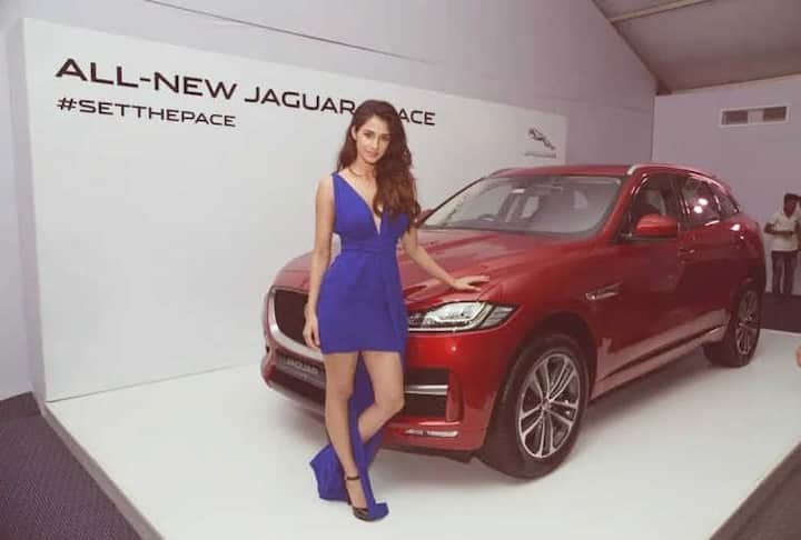 દિશાની પાસે 52 લાખની BMW 5 Series કાર, 56 લાખની Mercedes E220, 60 લાખની jaguar F-Pace અને 54 લાખની Audi A6 છે. જો તમે એવુ વિચારતા હોય કે દિશાના આટલા મોંઘા શોખ છે તે આવક ક્યાંથી થાય છે, બાગી 2 સિવાય કોઇ ફિલ્મમાં દેખાઇ નથી. હાલમાં તે સલમાન સાથે ફિલ્મ ભારતના શૂટિંગમાં વ્યસ્ત છે. 