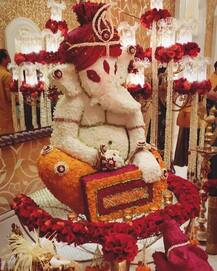 મુકેશ અંબાણીના એન્ટિલિયામાં ગણેશજી: જુઓ અંદરનો આવો છે અદભુત નજારો