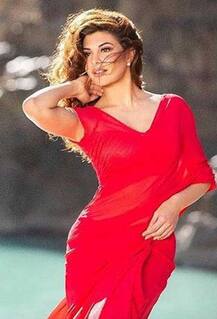 જેકલીનને પસંદ છે આવા છોકરાઓ, બેસ્ટ ફ્રેન્ડ સોનમ કપૂરે ટૉક શૉમાં ખોલ્યુ સિક્રેટ