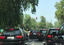 PM નરેન્દ્ર મોદીના કાફલાને ટ્રાફિક સિગ્નલમાં ઊભો રહીને લોકો ચોંકી ગયા? જુઓ તસવીરો