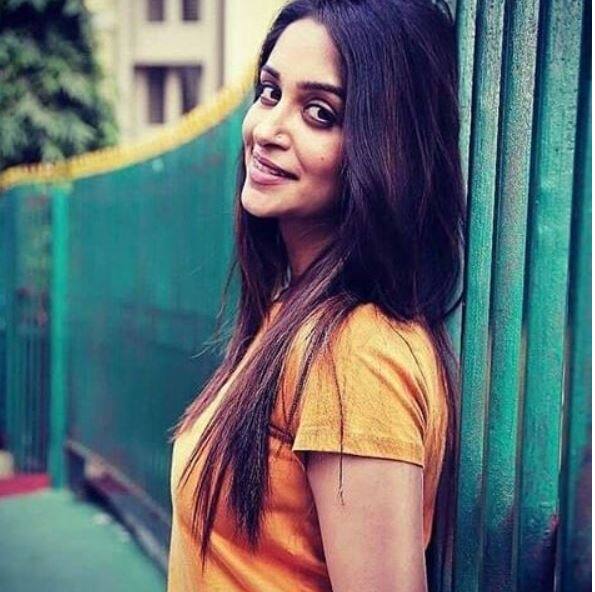  ‘સસુરાલ સિમર કા’ ફેમ દીપિકા કક્કડ પણ બિગ બૉસમાં જોવા મળશે. દીપિકાએ ફિલ્મ ‘પલટન’થી બોલીવુડમાં ડેબ્યૂ કર્યું છે. ઉલ્લેખનીય છે કે દીપિકા તેના બૉયફ્રેન્ડ શોએબ ઇબ્રાહિમ સાથે લગ્ન કરીને ધર્મ બદલવાને લઇને ચર્ચામાં આવી હતી.
