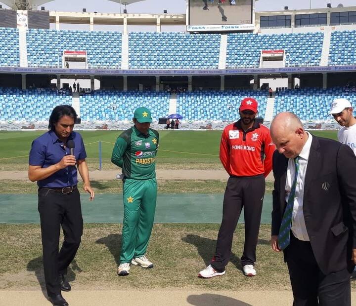 મેચની ઈંગ્લિશ કોમેન્ટ્રી Star Sports 1 અને Star Sports 1 HD પરથી થશે. જ્યારે Star Sports 3 અને Star Sports 3 HD પરથી હિન્દીમાં કોમેન્ટ્રી પ્રસારિત થશે. હોટસ્ટાર પરથી મેચનું લાઇવ સ્ટ્રીમિંગ નીહાળી શકાશે.