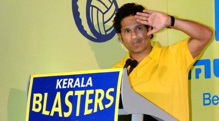 નવી દિલ્હીઃ ક્રિકેટના ભગવાના કહેવાતા ભારતના પૂર્વ ક્રિકેટર સચિન તેંડુલકરે રવિવારે ફૂટબોલ સાથે છેડો ફાડ્યો હતો. તેણે કહ્યું કે, મારું દિલ હંમેશા કેરલ બ્લાસ્ટર્સ માટે ધડકશે. તેંડુલકરે ઈન્ડિયન સુપર લીગની ફ્રેન્ચાઇઝી કેરલ બ્લાસ્ટર્સમાં તેનો હિસ્સો વેચી દીધો છે.