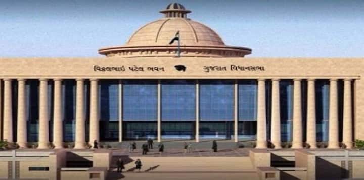 ગાંધીનગર: ગાંધીનગર ખાતે આજથી વિધાનસભાનું બે દિવસનું ચોમાસું સત્ર મળી રહ્યું છે. સત્રના પ્રથમ દિવસે શોક પ્રસ્તાવ રજૂ કરવામાં આવશે, જ્યારે બીજા દિવસે મહત્વના ઠરાવો પસાર કરવામાં આવશે.