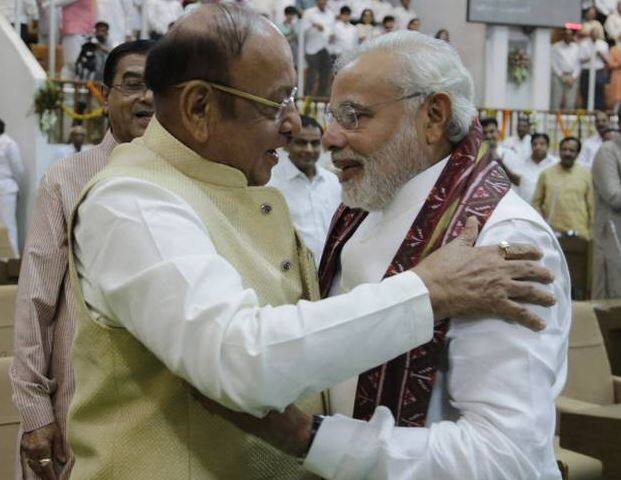 શંકરસિંહ વાઘેલાએ જણાવ્યું કે મે વડાપ્રધાન મોદીને 21મે 2014માં વિદાય સમારંભ સમયે કહ્યું હતું કે આપે આ દેશને અને રાજ્યની પ્રજાને વચનો આપ્યા છે. દેશ અને રાજ્યોમાં તમારી સરકાર છે તેથી વચન પાળજો. સાડા ચાર વર્ષ કેંદ્ર સરકારને થવા છતા જનતા વતી હિસાબ માગુ છું. કોઈ વ્યક્તિગત વાત કે ઉઘરાણી નથી, આ પ્રજા વતી ઉઘરાણી છે. પહેલા રોજગારીના વચનો આપ્યા હવે પકોડા તળવાની સલાહ આપો છો. દેશના ખેડૂતોને ભાજપ સરકાર દગો કરી રહી છે. ખેડૂતોને વિજળી, સિંચાઈના પાણી પુરા પાડવામાં કેન્દ્ર સરકાર નિષ્ફળ બની છે.