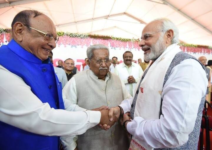 શંકરસિંહ વાઘેલાએ જણાવ્યું કે ત્રીજા મોરચા જેવું કશું હોતુ નથીભાજપ સામે ત્રીજો અને પણ બીજો મોરચો બનવો જોઇએ. લોકસભાની ચૂંટણીમાં સક્રિય રહીશ. યોજનાઓના માત્ર નામ બદલી નખાયા છે. ભાજપના તમામ ધારાસભ્યો મારા સંપર્કમાં છે. હું 2019માં ભાજપની સામેનો વડાપ્રધાન જોવા માંગુ છું. હું ઘર વાપસીની શોધમાં નથી. હું મારા ઠેકાણે જ છું.