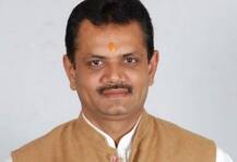 વિધાનસભાના સ્પીકરે ભાજપના ક્યા સીનિયર નેતાને ઈશારો કરીને બેસાડી દીધા ને જીતુ વાઘાણીને બોલવા કહ્યું?