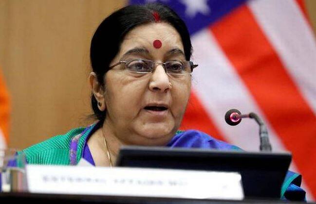 ઈમરાન ખાને પત્ર લખી આગ્રહ કર્યો છે કે વિદેશ મંત્રી સુષ્મા સ્વરાજ અને પાકિસ્તાનના વિદેશ મંત્રી વચ્ચે મંત્રણા થાય. તો બીજી તરફ પાકિસ્તાન વિદેશ વિભાગે બુધવારે કહ્યું કે આ માટે પુરા પ્રયાસ કરવામાં આવી રહ્યાં છે. સંયુક્ત રાષ્ટ્ર સંઘની સામાન્ય સભા આ મહિને જ થવાની છે. ભારત શક્ય તેટલું જલદી પાકિસ્તાનમાં સાર્ક સંમેલનનું આયોજન કરે તેવો પણ ઈમરાન ખાને પ્રસ્તાવ રાખ્યો છે.