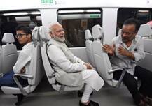 PM મોદીએ ફરી એકવાર કરી દિલ્હી મેટ્રોમાં મુસાફરી, લોકોએ લીધી સેલ્ફી