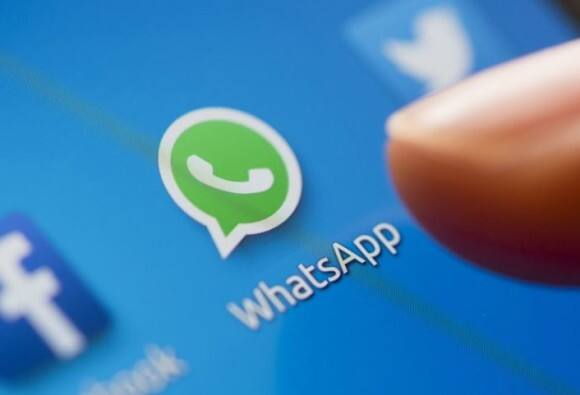  આનો અર્થ એ થાય કે જો તમે iOS 7 સપોર્ટેડ એપલ સર્વિસનો ઉપયોગ કરો છો તો તમારા માટે વોટ્સએપ સર્વિસ બંધ થઇ શકે છે. હાલ તો આ તે લોકોને પ્રભાવિત નહીં કરે જેમણે iPhone 4માં ઇન્સ્ટોલ કરી રાખ્યુ છે. એપલના iPhone4 માં 2020 સુધી વોટ્સએપ ચાલશે, જો યૂઝર્સ તેને એકવાર તેમના ફોનમાંથી ડિલીટ કરી દેશે તો બીજી વખત તે વોટ્સએપનો ઉપયોગ નહીં કરી શકે. 