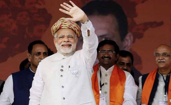 અમદાવાદ: પીએમ નરેન્દ્ર મોદી ફરી એકવાર ગુજરાત પ્રવાસે આવી રહ્યા છે. વડાપ્રધાન નરેન્દ્ર મોદીના કાર્યક્રમમને લઈને તોડામાર તૈયારીઓ શરૂ કરી દેવામાં આવી છે. મનપા દ્વારા પીએમ મોદીને આમંત્રણ આપવામાં આવ્યું છે. નરેન્દ્ર મોદી આલ્ફ્રેડ સ્કૂલના કાર્યક્રમમાં હાજરી આપવા 30 સપ્ટેમ્બરના રોજ ગુજરાતના પ્રવાસે આવી રહ્યા છે. આ અંગે એક-બે દિવસમાં સત્તાવાર જાહેરાત થશે.