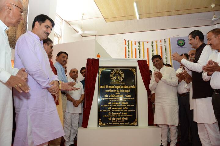 આ કૉલેજનું નામ બનાસ મેડીકલ કૉલેજ રાખવામાં આવ્યું છે. આ મેડિકલ કોલેજમાં નાયબ મુખ્યમંત્રીના હસ્તે 150 વિદ્યાર્થીઓને પ્રવેશ કરાવવામાં આવ્યો હતો. આ ઉપરાંત બનાસ ડેરી દ્રારા બાદરપૂરા ઓઇલ મિલ ખાતે બનાસ નવરસ તેલની બ્રાન્ડ નાં પ્લાન્ટને ખુલ્લો મૂક્યો હતો.