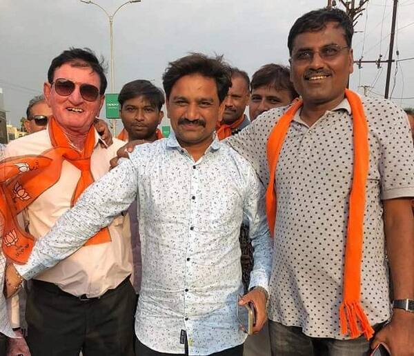 મનોજ પનારાએ જણાવ્યું હતું કે, પોતે ભાજપ વિરોધી જ છે અને રહેવાના. ભાજપે મારી ખેલદિલીને ઠેસ પહોંચાડી છે. સામા પક્ષે જિલ્લા ભાજપ રાઘવજીભાઈ ગડારાએ કહ્યું હતું કે, મનોજ અમારા ચૂંટણી પ્રચાર સમયે મળ્યાં હતાં. જોકે ભાજપમાં સતાવાર જોડાયા ન હોવાનું જણાવ્યું હતું.