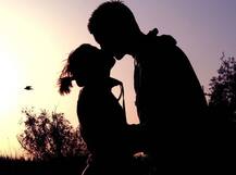 Viral Video: కాలేజ్‌ స్టూడెంట్స్ కిస్సింగ్ కాంపిటేషన్- వీడియో వైరల్, ఒకరు అరెస్ట్!