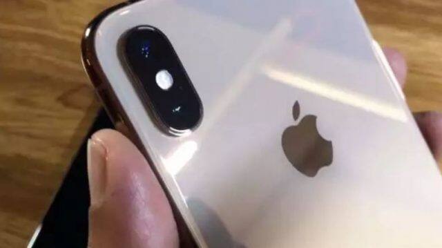 એટલું જ નહીં જો નવા આઈફોનમાં કોઈ અન્ય ડેમેજ થશે તો તમારે 49,497 રૂપિયા જેટલો ખર્ચ કરવો આવી શકે છે. જ્યારે આઈફોન એક્સએસની વાત કરીએ તો સ્ક્રીન બદલવા માટે 20,260 રૂપિયા ખર્ચ કરવા પડશે. જ્યારે અન્ય ડેમેજ માટે 40 હજાર રૂપિયા ખર્ચ કરવા પડશે.