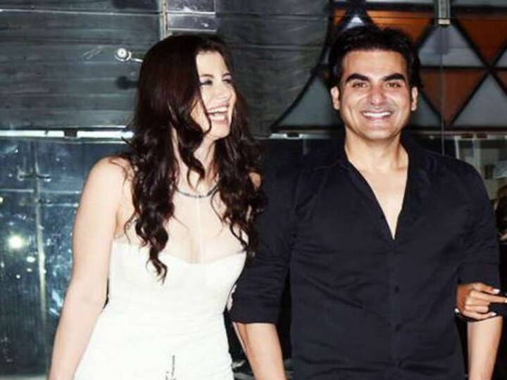 મુંબઈ: અરબાઝ ખાન અને જોર્જિયાની જોડી આવતા વર્ષ લગ્નના બંધનમાં બંધાઈ શકે છે. થોડા દિવસો પહેલા ગણેશ પૂજા દરમિયાન જોર્જિયાના પિતા ખાન પરિવારને મળવા આવ્યા હતા. ત્યારે હવે રિપોર્ટ મળી રહ્યા છે કે આ ન્યૂ કપલ 2019ની શરૂઆતમાં કોર્ટ મેરેજ કરી શકે છે. 