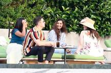 ઈટાલીમાં પ્રિંયકા-નિક સાથે સોનમ કપૂર અને આનંદે ખૂબ જ કરી મસ્તી, આ તસવીરો છે સાક્ષી