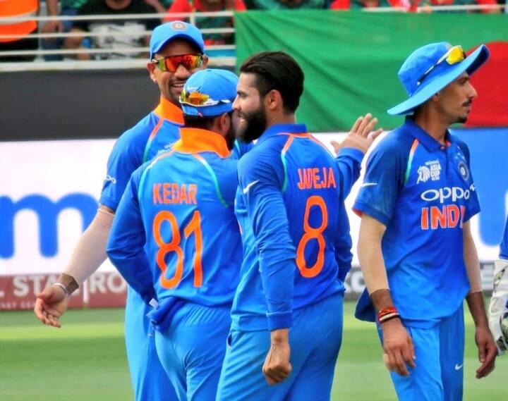 હાર્દિક પંડ્યા ઇજાગ્રસ્ત થતાં તેના સ્થાને ટીમમાં રવિન્દ્ર જાડેજાનો સમાવેશ કરવામાં આવ્યો હતો. એક વર્ષ કરતાં વધારે સમય બાદ ટીમમાં પુનરાગન કરનારા જાડેજાએ બાંગ્લાદેશ સામેની મેચમાં જ 4 વિકેટ લીધી હતી.