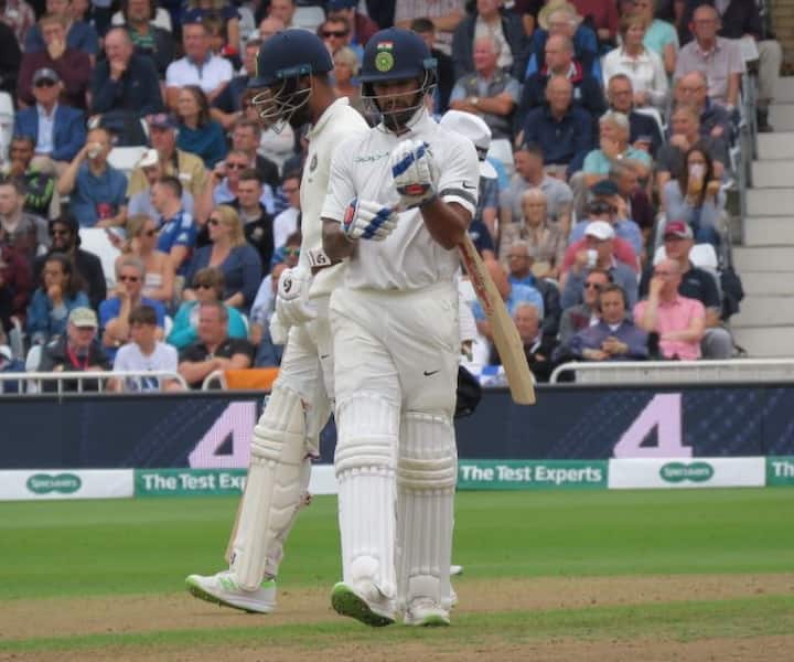 નવી દિલ્હીઃ વેસ્ટઈન્ડિઝ સામે બે ટેસ્ટ મેચની શ્રેણી માટે બુધવારે ટીમની પસંદગી થશે. પસંદગી દરમિયાન ખેલાડીઓના ફોર્મ અને ફીટનેસને લઈ સમીક્ષા થશે. જેમાં ઈશાંત શર્મા, અશ્વિનનો સમાવેશ થાય છે. મુરલી વિજયે કાઉન્ટી ક્રિકેટમાં રન કર્યા છે પરંતુ ઇંગ્લેન્ડ પ્રવાસમાં કંગાળ દેખાવ કર્યો હોવાથી તેને અધવચ્ચેથી જ પરત મોકલી દેવામાં આવ્યો હતો. તેની વાપસી થઈ શકે છે. એશિયા કપમાં શાનદાર દેખાવ કરનારો શિખર ધવન ટેસ્ટ ટીમમાં સ્થાન જાળવી રાખી શકે છે.