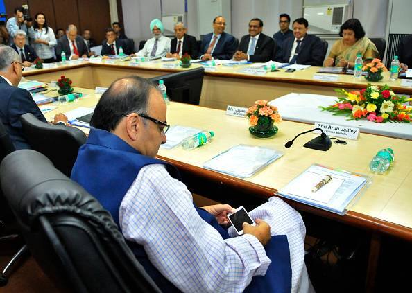  આ ઉપરાંત વિમાન ફ્યૂલ(એટીએફ) પર પણ 5 ટકા ઇમ્પોર્ટ ડ્યૂટી લગાડી છે. અત્યાર સુધી તેના પર કોઈ ટેક્સ નહતો લાગતો. જેને લઈને હવે એરલાઈન્સનો ઓપરેટિંગ ખર્ચ વધશે તેની અસર સીધી હવાઈ મુસાફરીના ભાડા પર જોવા મળી શકે છે.