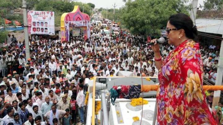 ઉલ્લેખનીય છે કે, 2013માં થયેલી ચૂંટણીમાં 200 ધારાસભ્યોમાંથી બીજેપીને 163 બેઠકો મળી હતી, જ્યારે કોંગ્રેસને 21 બેઠકો જ મળી શકી હતી. હવે આ વખતે ફરીથી બીજેપીની સરકાર રાજ્યમાં આવશે.