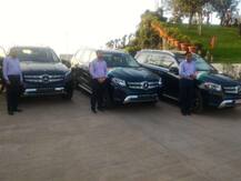 સુરતના આ બિઝનેસમેને ફરી બતાવી દરિયાદીલી, ત્રણ કર્મચારીઓને આપી મર્સિડિઝ કારની ભેટ