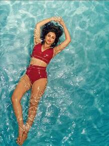 \'બહેનના કારણે ચાલે છે, પોતાનામાં દમ નથી\', બૉલ્ડ તસવીર પર પરિણીતિને લોકોએ કરી ટ્રૉલ