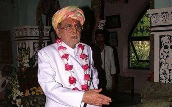 જમણોરી બેટ્સમેન અને બોલર એવા દાદાએ 1957/58માં સૌરાષ્ટ્ર ટીમના કપ્તાન તરીકે ટીમનું સુકાન સંભાળ્યું હતું. દાદાએ તેમની કપ્તાની હેઠળ 1957માં રમાયેલી ગુજરાત સામેની ફર્સ્ટ કલાસ મેચમાં શાનદાર 144 રન ફટકાર્યા હતા.