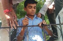 બોટાદમાં રમતી વખતે બાળકના હાથમાં ઘૂસ્યો સળિયો, તમારા હિંમત હોય તો જ આ તસવીરો જોજો