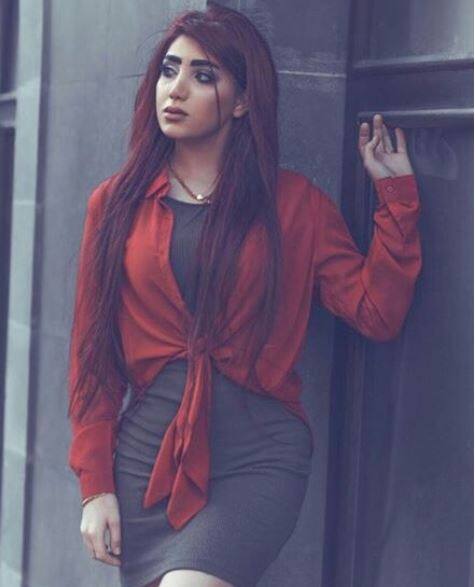 તારા પોતાના ટેટૂ, વાળના અલગ અલગ રંગો અને ડિઝાઈનર કપડાને લઈને ઘણી ચર્ચામાં રહેતી હતી. તેમના ઇંસ્ટાગ્રામ પર 27 લાખ ફોલોઅર્સ છે.