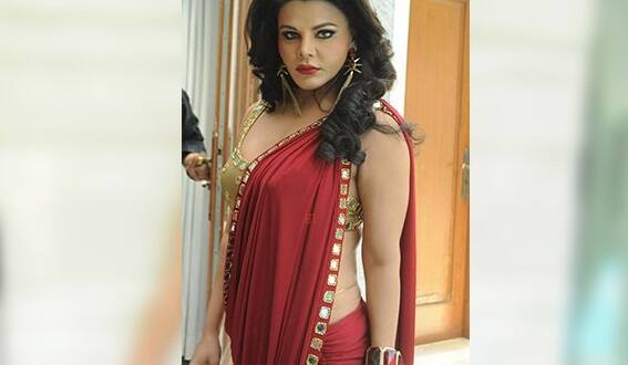 રાખીએ વધુમાં આ ગીત માટે તનુશ્રીએ મને લીગલ નોટિસ પણ મોકલી હતી, પણ ફિલ્મની ટીમે મારો બચાવ કર્યો હતો. તનુશ્રી નાના પાટેકર ઉપર ખોટા આરોપો લગાવી રહી છે. 