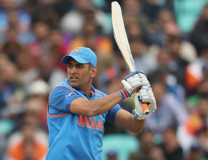 પ્રસાદનું નિવેદન એ વાતનો ઈશારો કરે છે કે, જો ધોની તેની બેટિંગ નહીં સુધારે તો કંઈ પણ થઈ શકે છે. ધોનીએ એશિયા કપ દરમિયાન બેટિંગથી કંઈ ખાસ પ્રદર્શન કર્યું નહોતું. ઈંગ્લેન્ડ સામેની વન ડે શ્રેણીમાં પણ ધીમી બેટિંગથી ધોનીની ખૂબ ટીકા થઈ હતી.