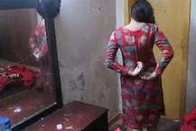 કોલેજમાં ભણતી યુવતી બાથરૂમમાં ન્હાતી હતી ત્યારે આધેડે નગ્ન ફોટા પાડી લીધા પછી શું થયું? જાણો વિગત