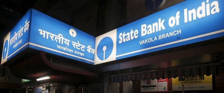 આ મામલે બેંકમના એમડી પીકે ગુપ્તાએ કહ્યું કે, એટીએમમાંથી નાની રકમ ઉપાડવામાં આવે છે. 20 હજાર રૂપિયા મોટાભાગના ગ્રાહકો માટે પૂરતી છે. અમે નાની રકમના ઉપાડ પર થનારા ફ્રોડમાં ઘટાડાને લઈને પણ પ્રયત્ન કરી રહ્યા છે. તેમણે વધુમાં કહ્યું કે, જે ગ્રાહકોને વધારે રકમ ઉપાડવી હોય તે ઉંચા વેરિયન્ટવાળું કાર્ડ લઈ શકે છે. આવા કાર્ડ એવા ગ્રાહકોને જારી કરવામાં આવે છે જે પોતાના બૈંક ખાતામાં મિનિમમ બેલેન્સથી વધારે રકમ રાખે છે.