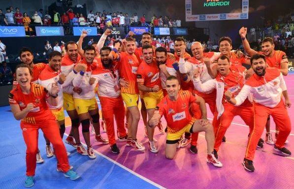 અમદાવાદઃ પ્રો કબડ્ડી લીગ 2018 શરૂ થવાને હવે ગણતરીના જ દિવસો બાકી છે. આ વખતે લીગમાં કુલ 12 ટીમો ભાગ લઈ રહી છે. જેમાં ગુજરાતની ગુજરાત ફોર્ચ્યુન જાયન્ટ્સ પણ સામેલ છે.