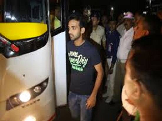 આ ઉપરાંત અન્ય ખેલાડીઓએ અન્ય વાનગીઓ આરોગી હતી. કેરેબિયનોને બ્રેકફાસ્ટમાં 50થી વધુ વ્યંજનો પીરસવામાં આવ્યા હતા. કેરેબિયનોને સાંજે કાઠિયાવાડી વ્યંજનો રીંગણાનો ઓળો અને બાજરાના રોટલા પીરસવામાં આવ્યા હતા.