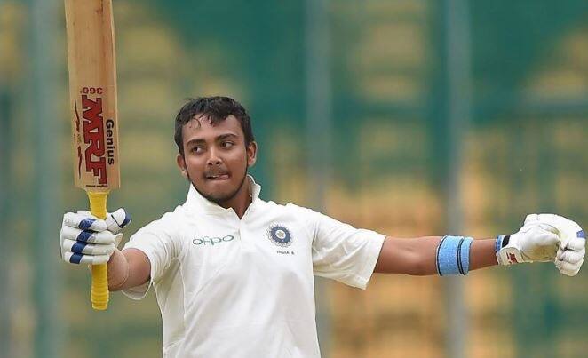 પૃથ્વી ટેસ્ટ ડેબ્યૂમાં સદી સાથે શરૂઆત કરનાર ત્રીજો મુંબઈનો બેટ્સમેન બની ગયો છે. પૃથ્વી સૌથી નાની ઉંમરમાં ડેબ્યૂ મેચમાં હાફ સેન્ચૂરી લગાવનાર ભારતીય બની ગયો છે. પૃથ્વી સૌથી નાની ઉંમરમાં ડેબ્યૂ કરનારો બીજો ભારતીય ઓપનર બન્યો છે. 