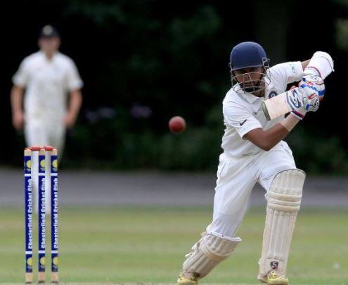 ટેસ્ટ મેચની પ્રથમ બોલ રમનાર પ્રથમ ભારતીય ટીનેજર બન્યો છે. 56 બોલમાં ડેબ્યૂમાં ચોથી સૌથી ઝડપી હાફ સેન્ચૂરી લગાવનાર ભારતીય બન્યો છે. ડેબ્યૂ મેચમાં પૃથ્વી હાફ સેન્ચૂરી લગાવનાર 27મો ભારતીય બેટ્સમેન બન્યો છે. 